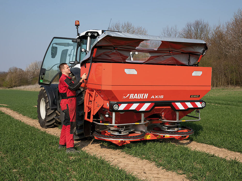 AXIS H 30.2 EMC (+W)  RAUCH Fertiliser Spreaders